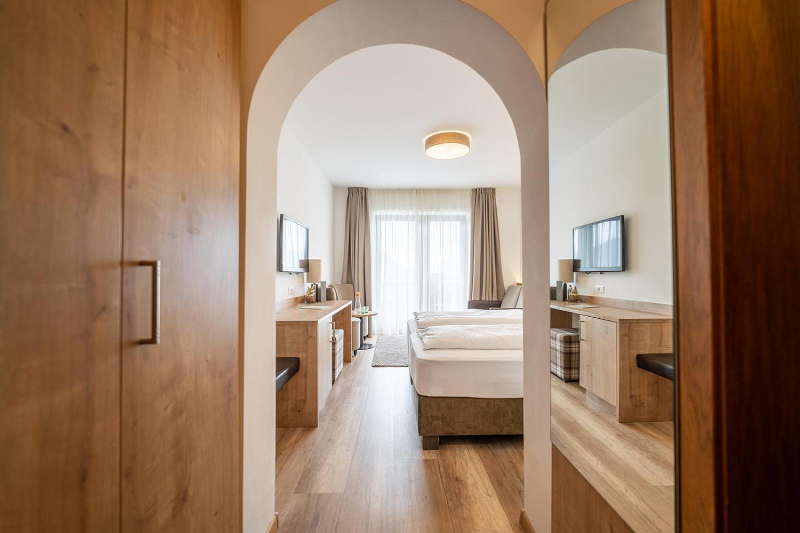 Hotel Brunnhofer Tirolo Luaran gambar